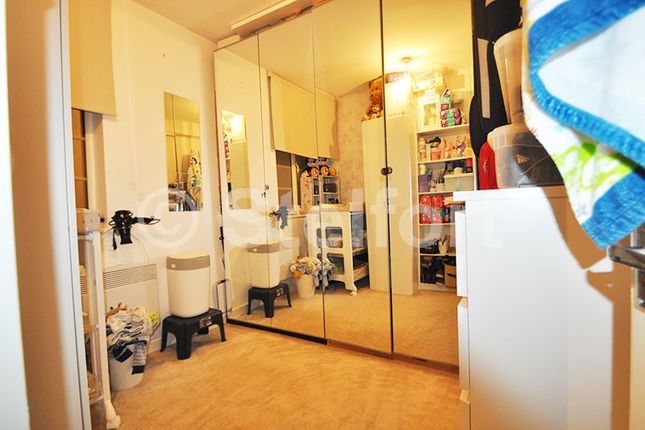 Flat A, 286a Court Road, London photo 2