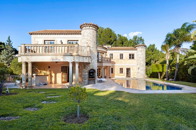Villa for sale in Sol De Mallorca, Mallorca, Balearic Islands