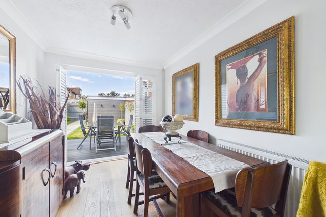 9 Castleton Court, Marlow photo 4