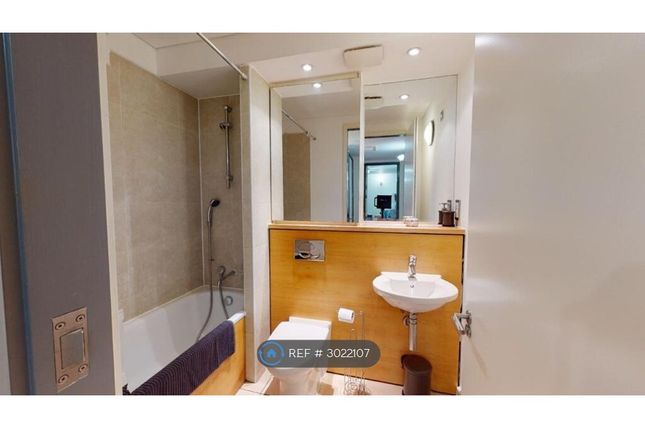 Farnsworth Court West Parkside, London photo 4