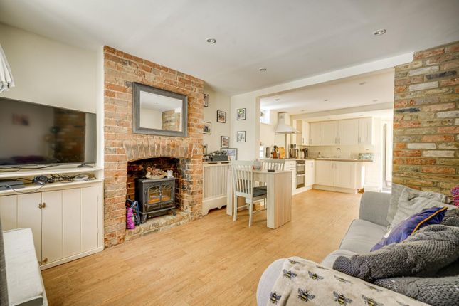 16, Barrow Path, Leighton Buzzard photo 2