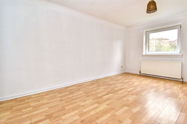 24B Balmalloch Road, Glasgow photo 4