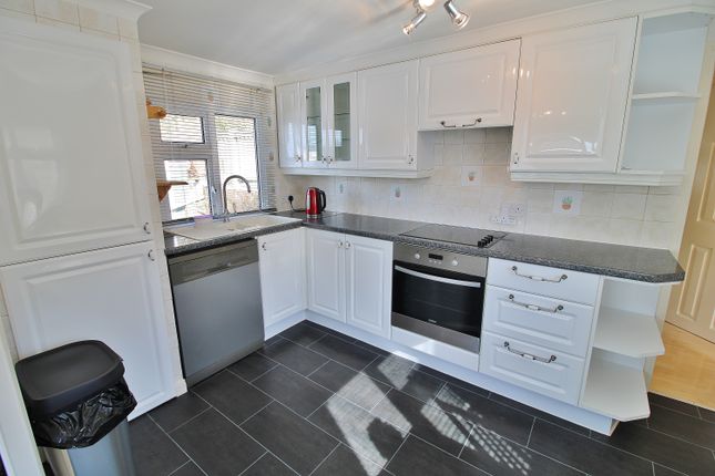 Mobile/park home for sale in Cliffdale Gardens, Cosham, Portsmouth