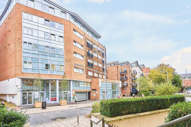 Flat for sale in Skerne Road, Kingston Upon Thames