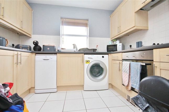 92, International Way, Middlesex photo 4
