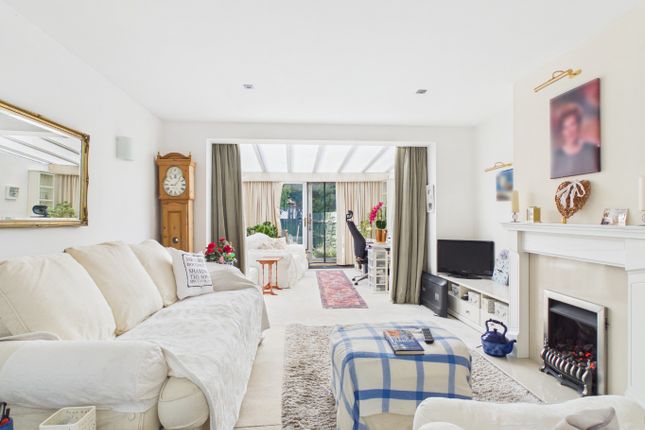 9 St. Quintin Park, Brandesburton, East Riding Of Yorkshire photo 2