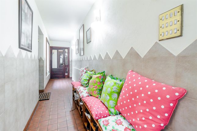 8645445-Interior49.Jpg