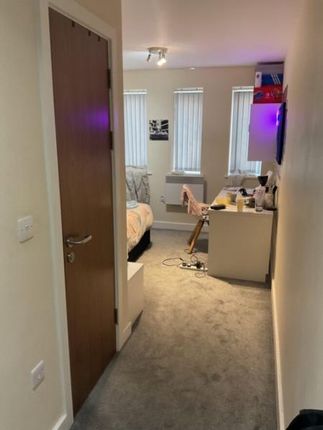 Flat to rent in Millstone Place, Millstone Lane, Leicester