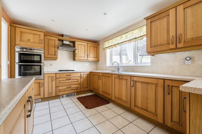 13, Park View Lane, Carterton photo 4
