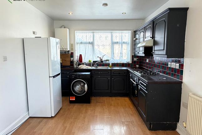 Flat 12, 60 Brooksby's Walk, London photo 3
