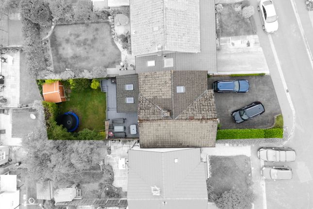 4,, Redcar Close, Stockport photo 3