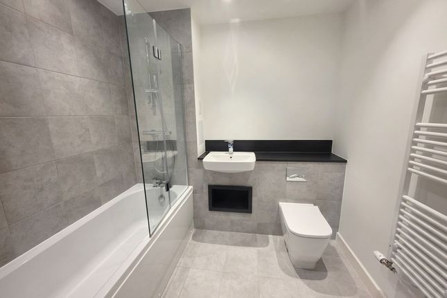 Flat 26, Wolff House, London photo 4