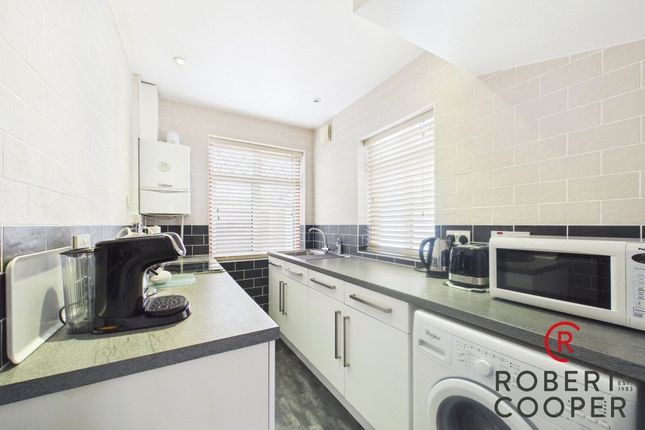 298, Long Drive, South Ruislip photo 4