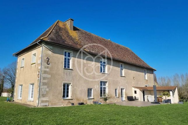 Property for sale in Champagne-Saint-Hilaire, 86160, France, Poitou-Charentes, Champagné-Saint-Hilaire, 86160, France