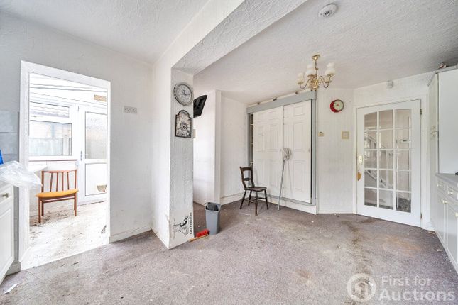 3, Milton Drive, Nottingham photo 4