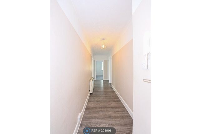 Flat, Grange Court Grange St, St Albans photo 5
