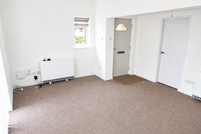 18, Hartwort Close, Milton Keynes photo 2