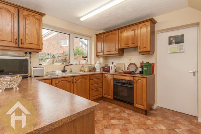 Shakespeare Road Royal Wootton Bassett Swindon Sn4 3 Bedroom