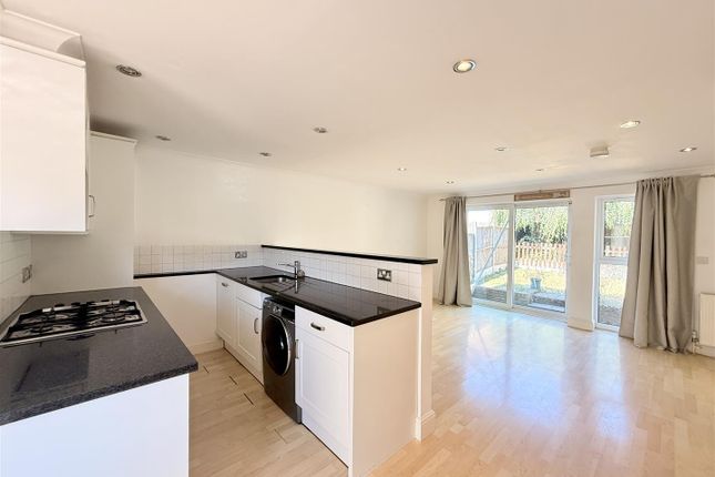 52, High Road, Loughton photo 4