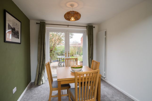 15, Simpsons Way, Chester photo 4