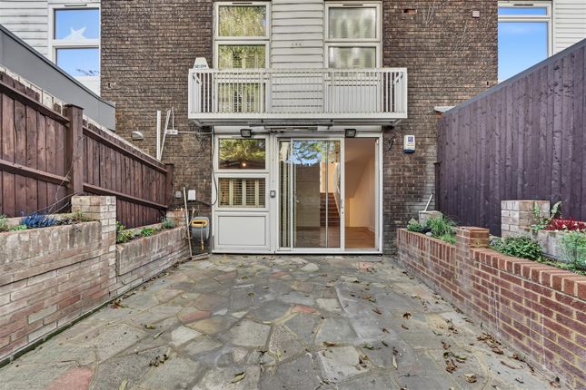 41, Quickswood, London photo 4