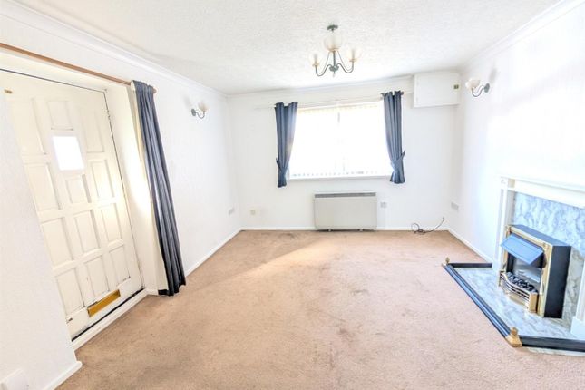 37, Ferndale Court, Coleshill photo 2