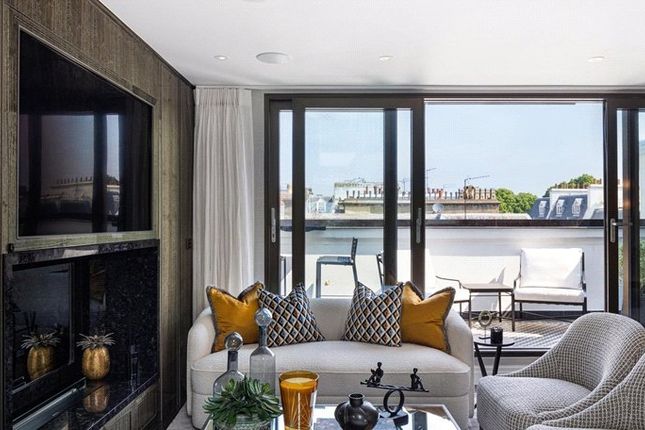 12 West Penthouse,, 21-22, Prince of Wales Terrace, London photo 3