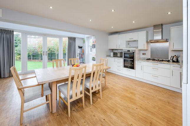 7, Bowen Way, Coulsdon photo 4
