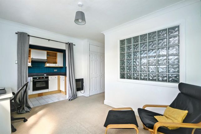 17, Sherborne Court, Upperton Road, Eastbourne photo 2