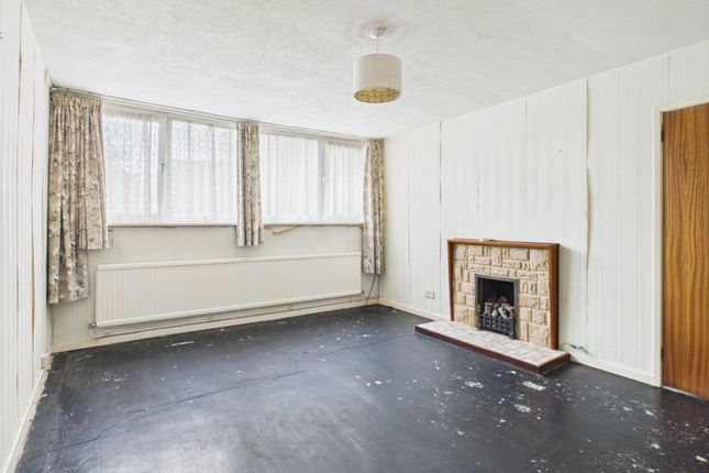 10, Cherry Orchard, Buckinghamshire photo 2