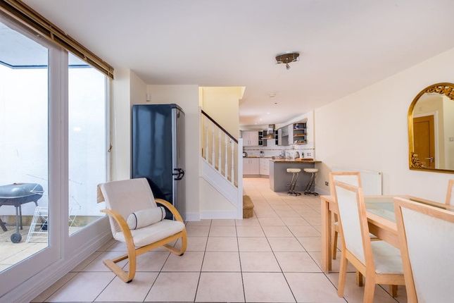 NW3 photo 5
