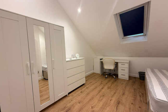 32, Dallow Road, Luton photo 3