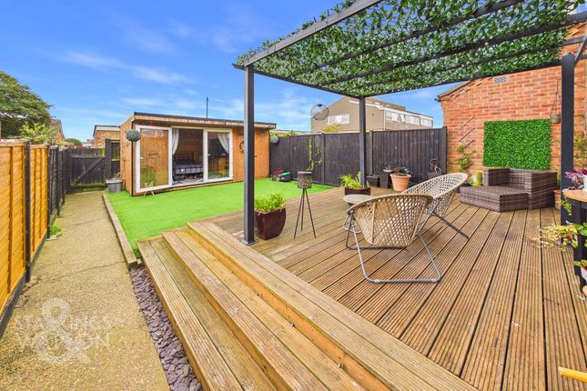 58 Field Lane, Lowestoft photo 4
