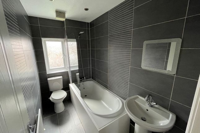 140, North Shields photo 4
