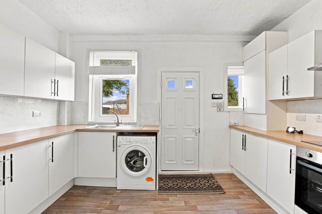 27, Clark Drive, Irvine photo 3