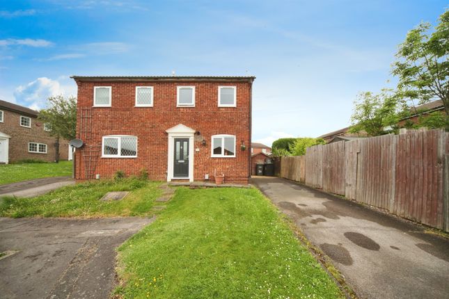 Thumbnail Semi-detached house for sale in Lindsay Road, Luton