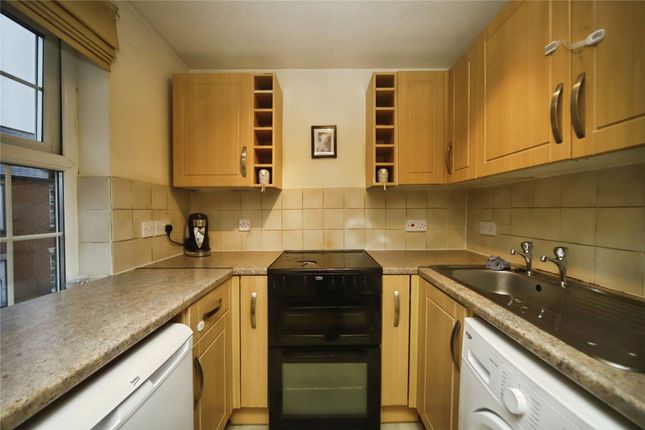 98, Eastgate Gardens, Somerset photo 2