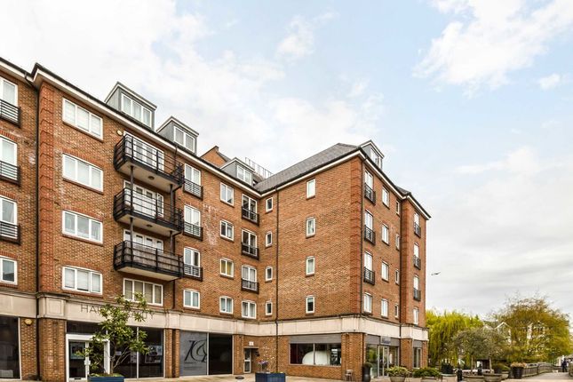 Thumbnail Flat to rent in High Street, Brentford