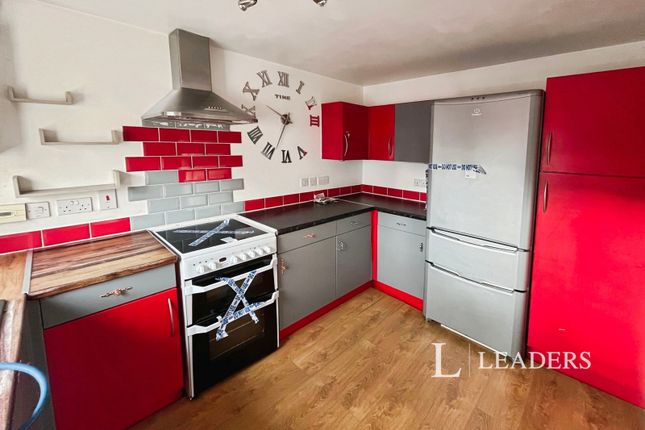 34, Sylvan Avenue, Nottingham photo 2