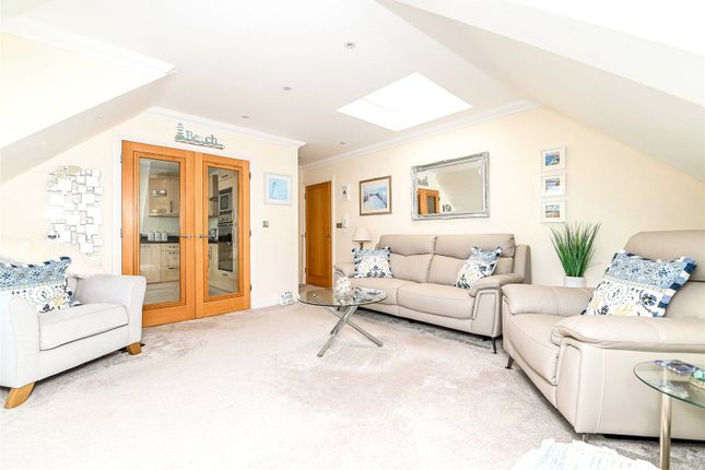 Flat 8, Berrington, 74, Becton Lane, New Milton photo 3