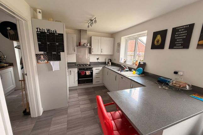 17, Oxlip Close, Rugby photo 2