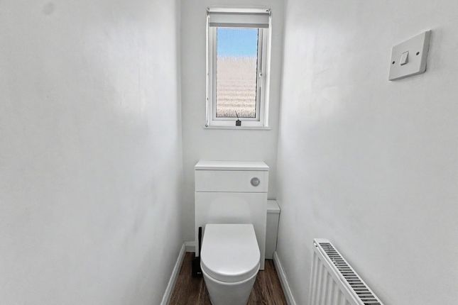 3 Somerset Avenue, Exeter photo 4