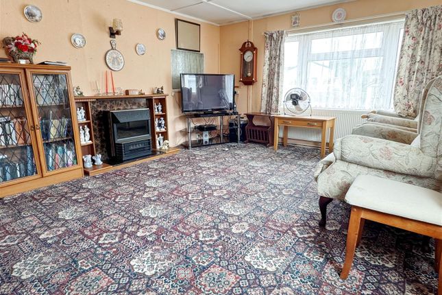 93 Climping Park, Bognor Road, Climping photo 4