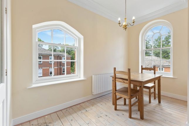 119, Northgate Lodge, Pontefract photo 3