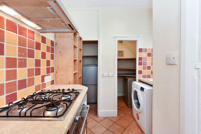 Flat to rent in The Avenue, Chiswick