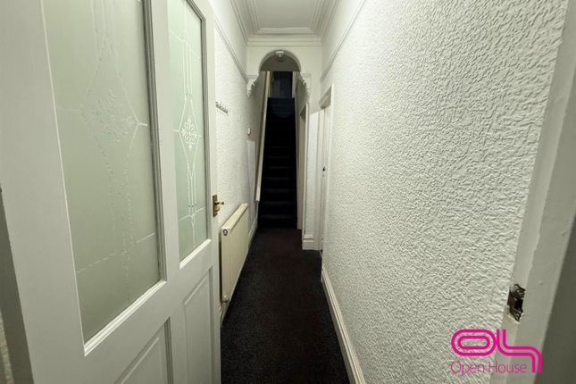 660, Tonge Moor Road, Bolton photo 4