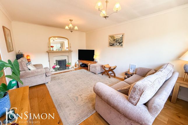 2, Balmoral Close, Bury photo 4