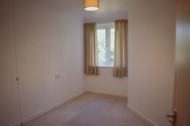 Flat to rent in Montpelier Court, St. Davids Hill, Exeter