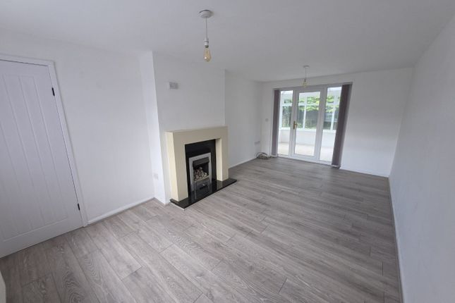 25 Charnock Road, Culcheth, Cheshire photo 2