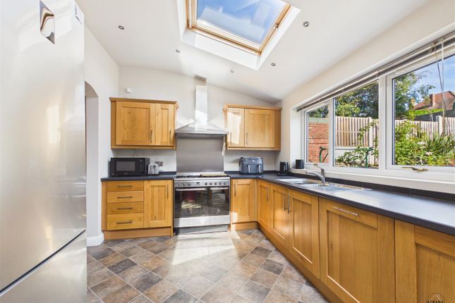 19, Rhodes Avenue, Chesterfield photo 3
